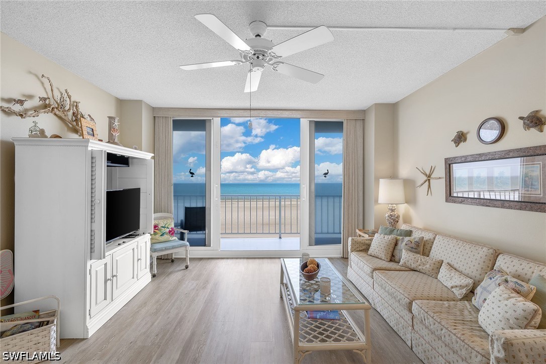 2 Bed Waterfront Home for Sale in Marco Island, photo 3