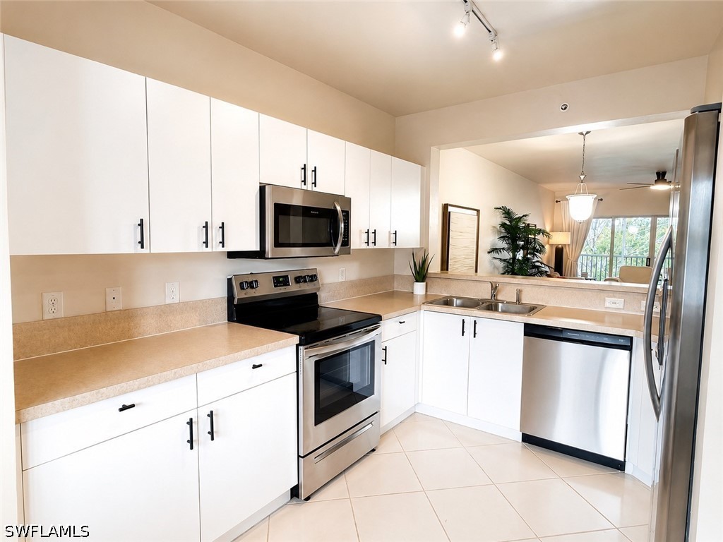2 Bed Condominium for Sale in Blue Heron, photo 3