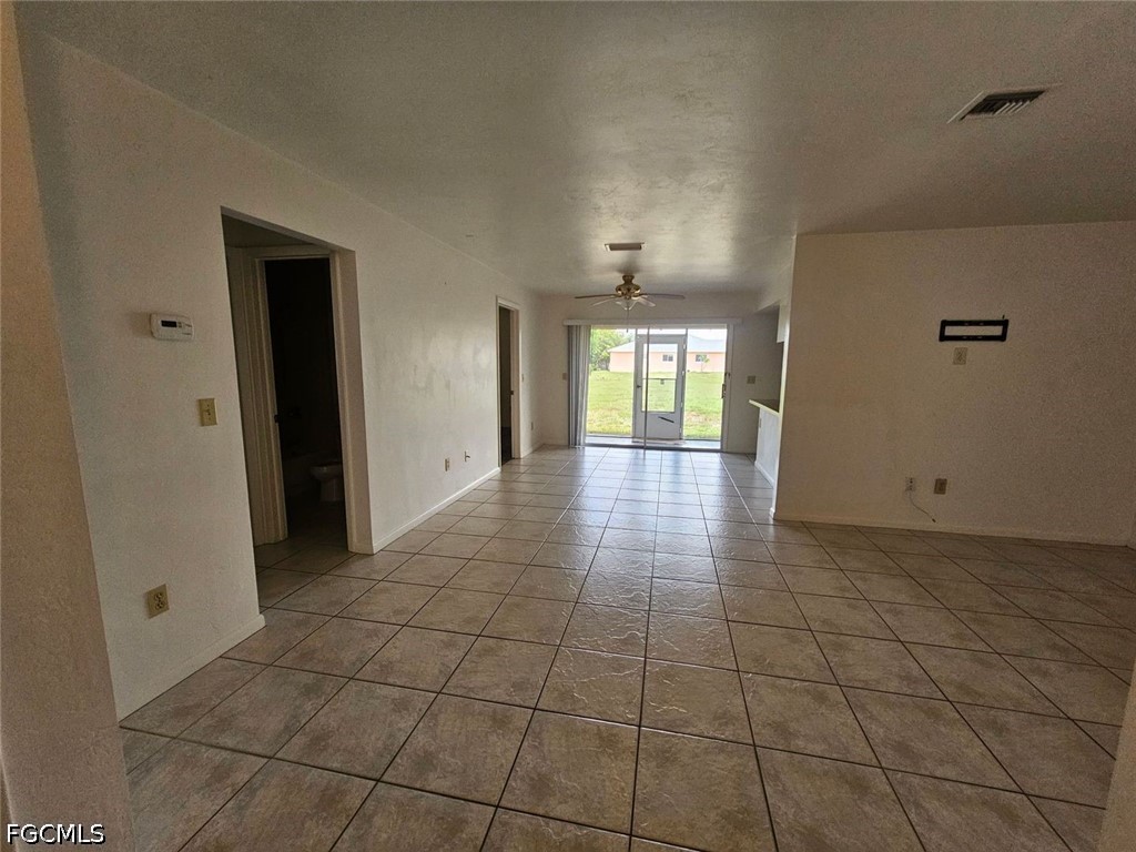 2 Bed Condominium for Sale in Cape Coral, photo 3