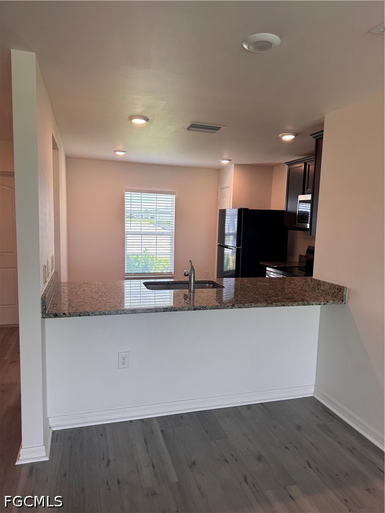 3 Bed SingleFamilyResidence for Sale in Cape Coral, photo 3