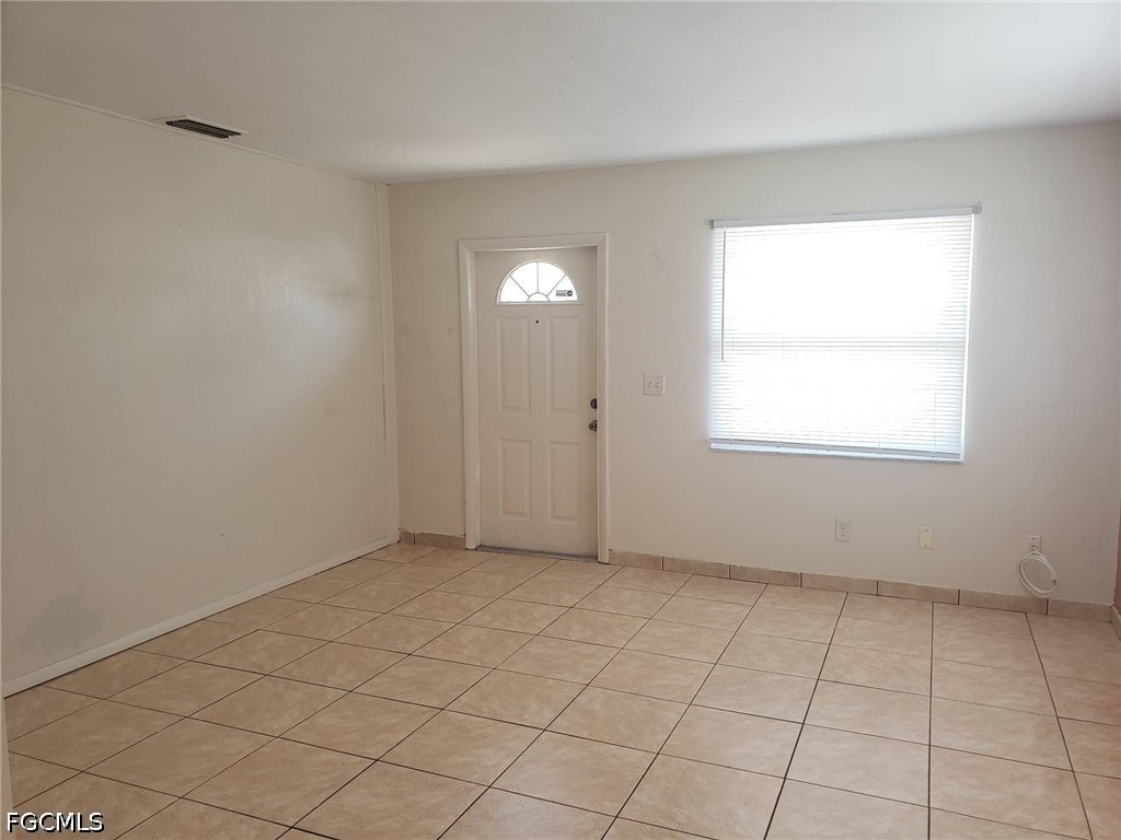 1 Bed Condominium for Sale in Cape Coral, photo 3
