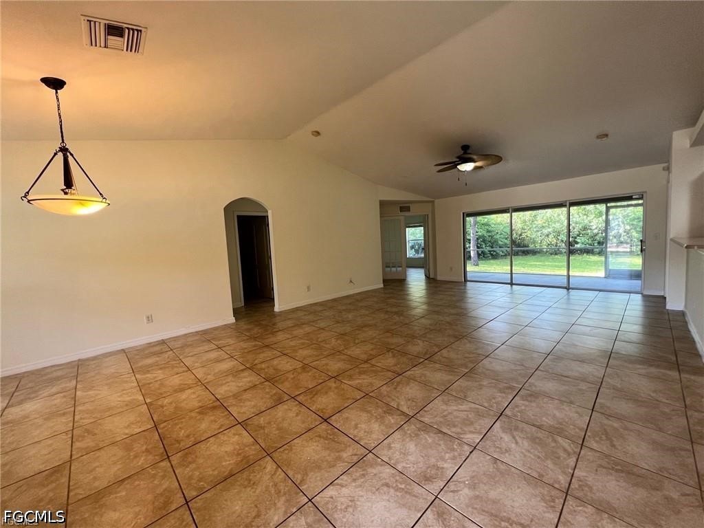 3 Bed SingleFamilyResidence for Sale in Lehigh Acres, photo 3