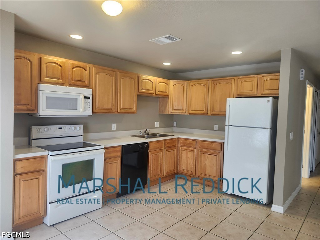 3 Bed Duplex for Sale in Lehigh Acres, photo 3