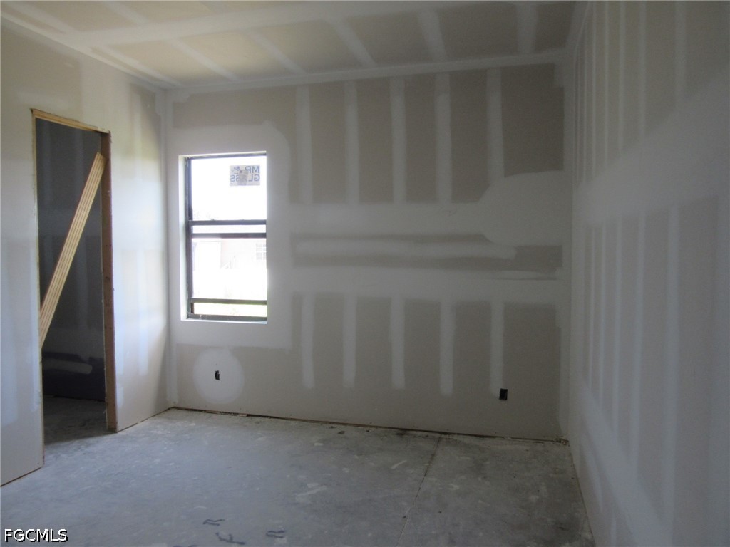 3 Bed SingleFamilyResidence for Sale in Lehigh Acres, photo 3