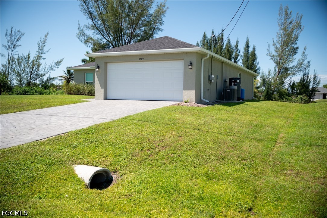 4 Bed Waterfront Home for Sale in Cape Coral, photo 3