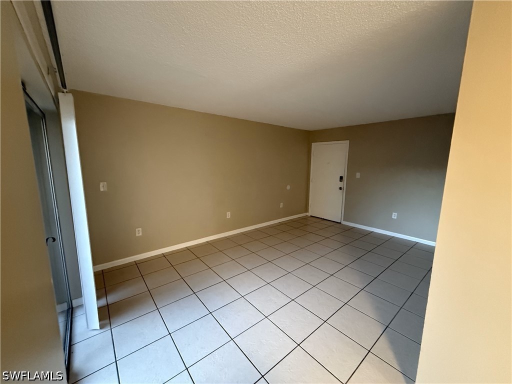 1 Bed Condominium for Sale in Fort Myers, photo 3