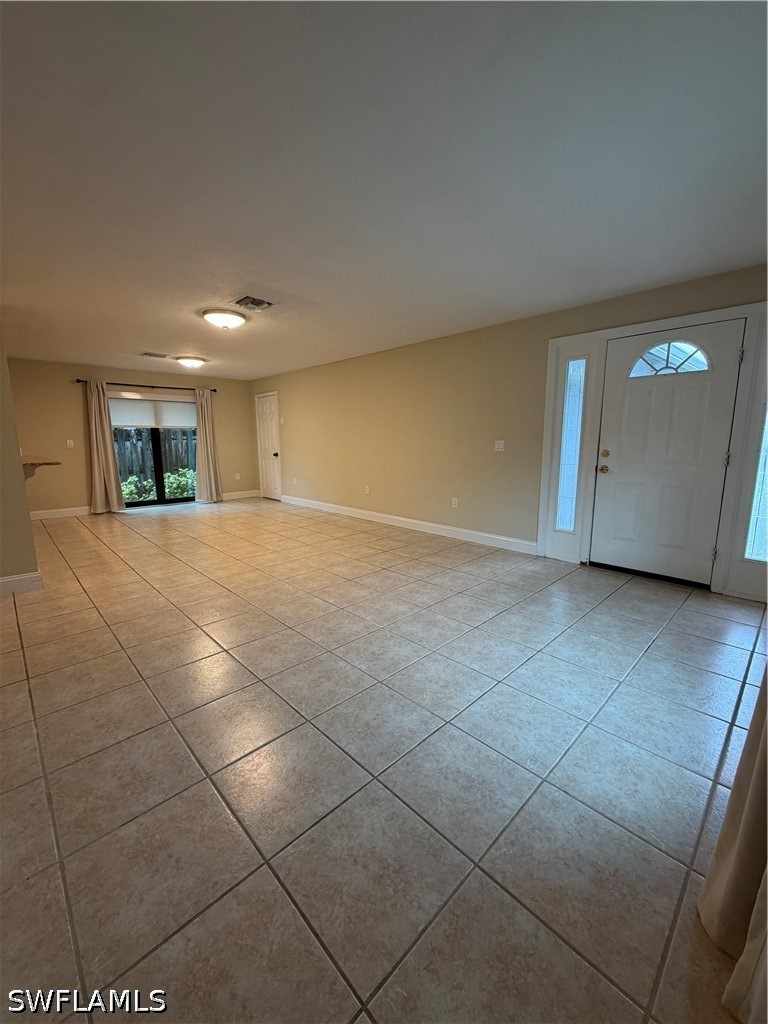 3 Bed SingleFamilyResidence for Sale in Naples, photo 3