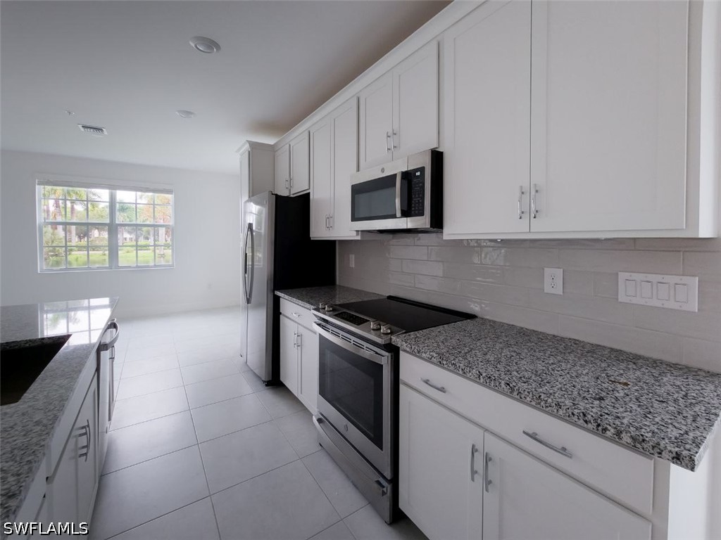 2 Bed Condominium for Sale in Bonita Springs, photo 3