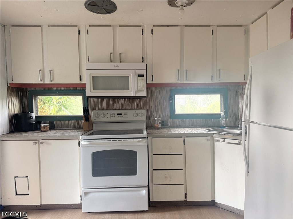 2 Bed Waterfront Home for Sale in Flamingo Bay, photo 3