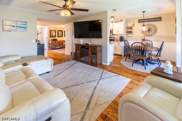 2 Bed Waterfront Home for Sale in Fort Myers, photo 3