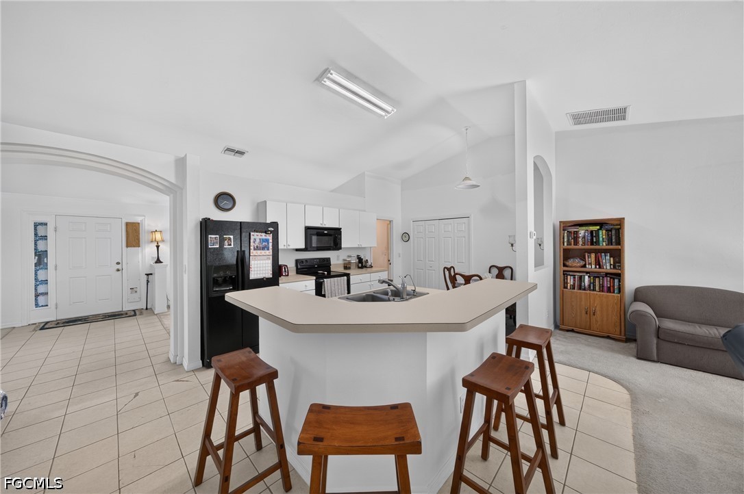 3 Bed SingleFamilyResidence for Sale in Lehigh Acres, photo 3