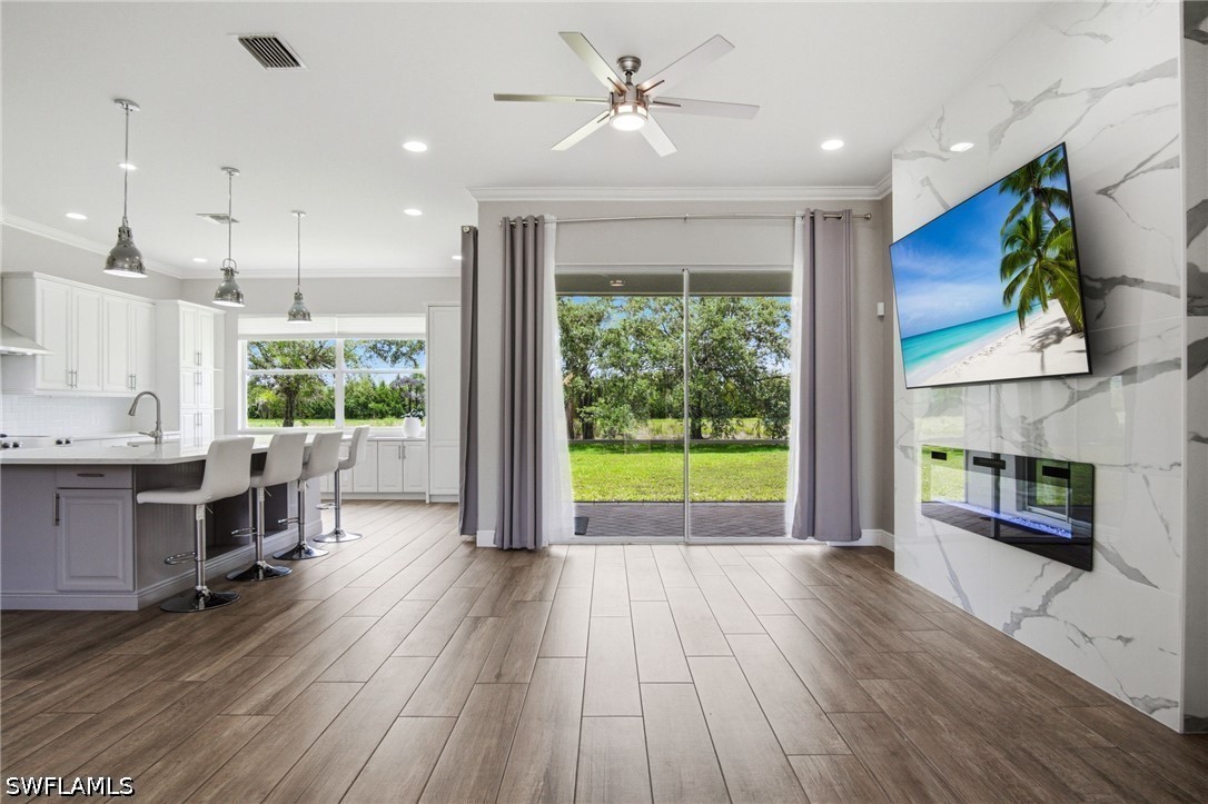 3 Bed Waterfront Home for Sale in Naples, photo 3