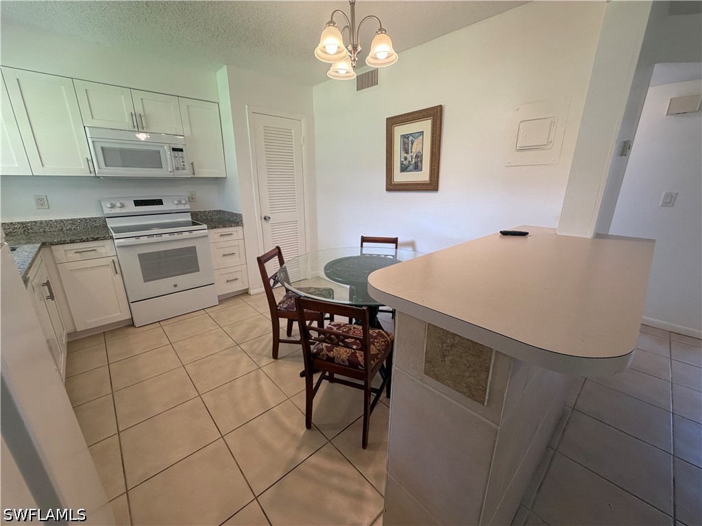 2 Bed Condominium for Sale in Poinciana Condo, photo 3