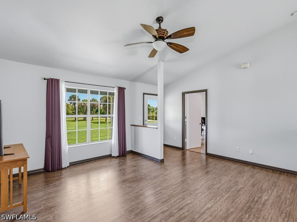 4 Bed SingleFamilyResidence for Sale in Naples, photo 3