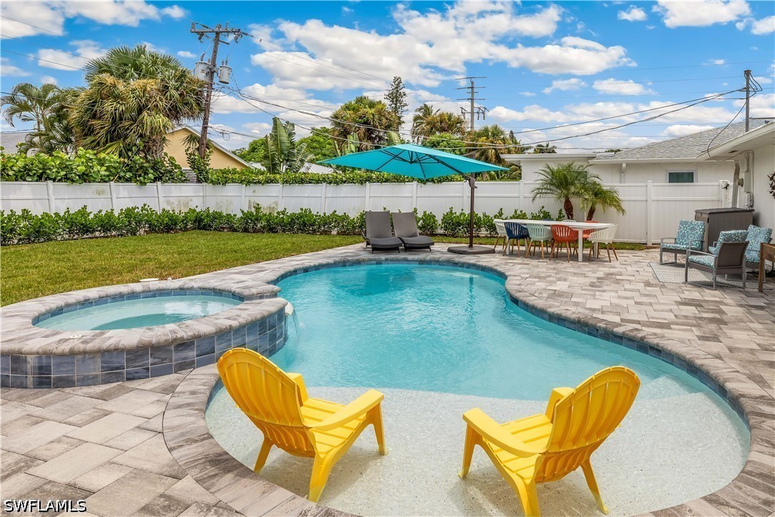 3 Bed Pool Home for Sale in Naples Park, photo 3