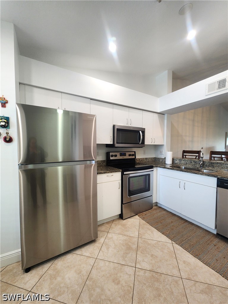 2 Bed Condominium for Sale in Victoria Shores, photo 3