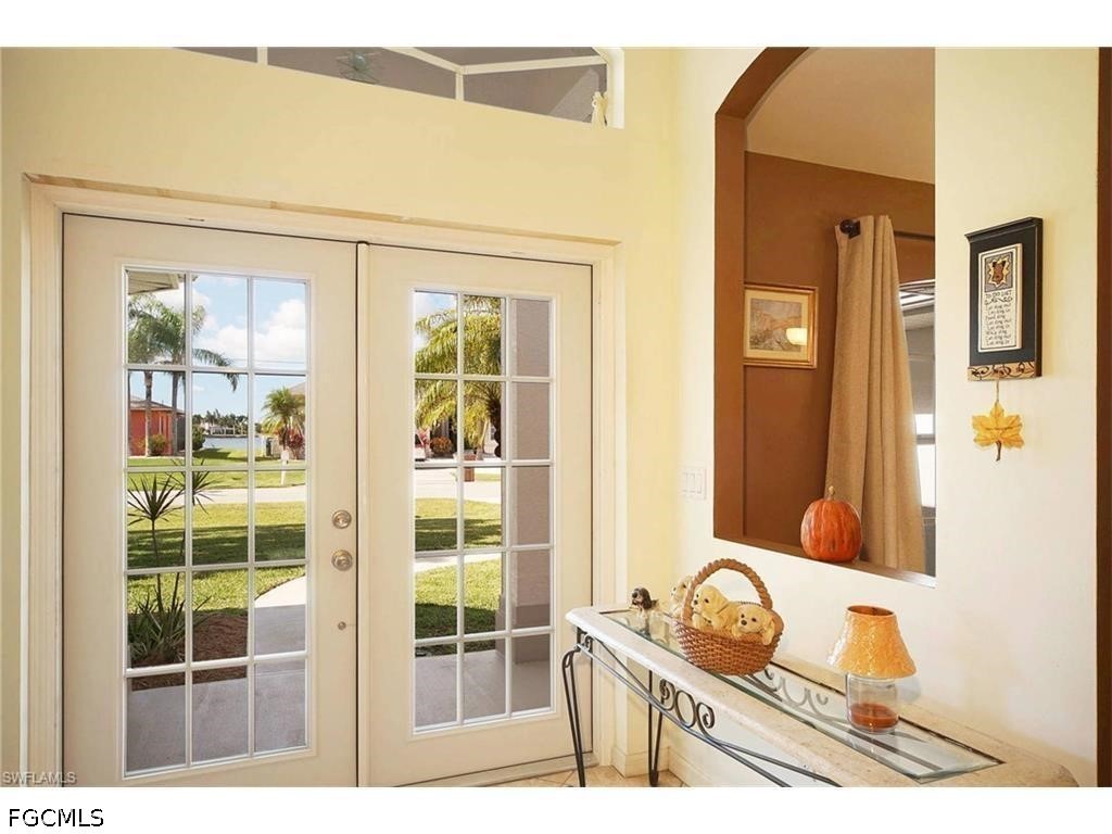 3 Bed Pool Home for Sale in Cape Coral, photo 3