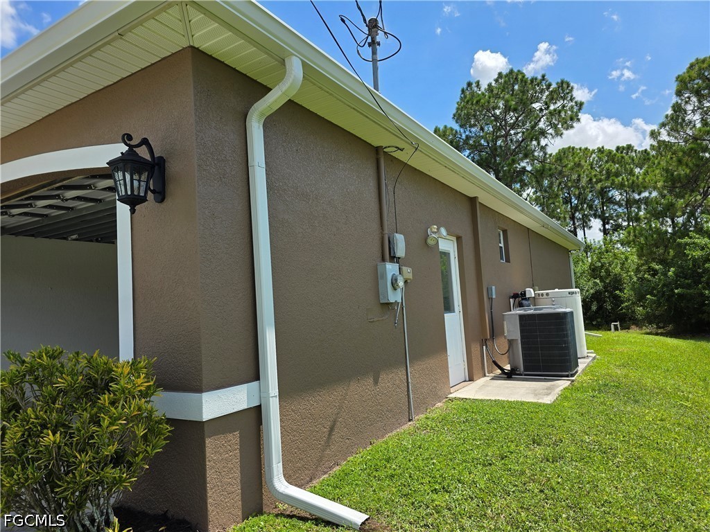 3 Bed SingleFamilyResidence for Sale in Lehigh Acres, photo 3