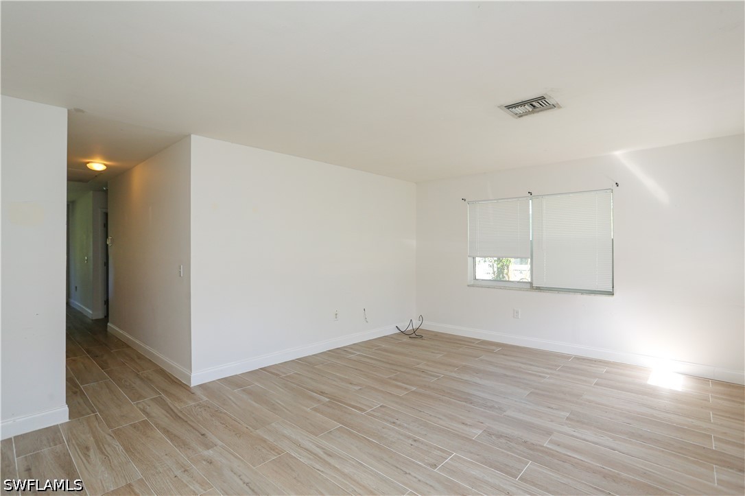 2 Bed SingleFamilyResidence for Sale in Naples, photo 3