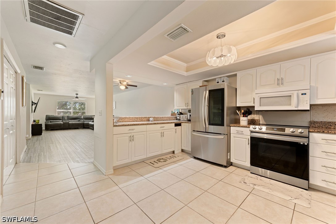 2 Bed Waterfront Home for Sale in Barrington, photo 3