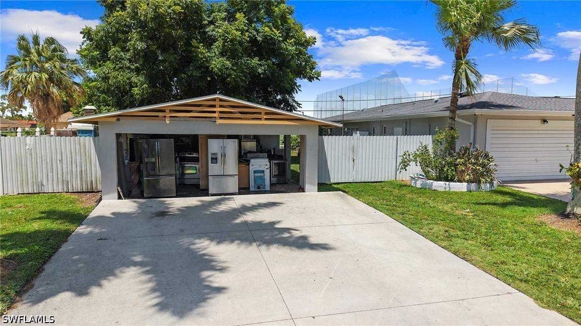 4 Bed Pool Home for Sale in Golden Gate City, photo 3