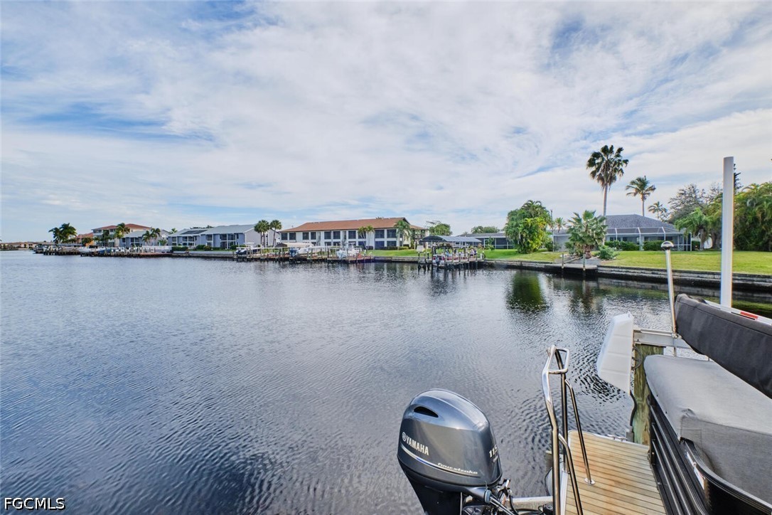 2 Bed Waterfront Home for Sale in Cape Coral, photo 3