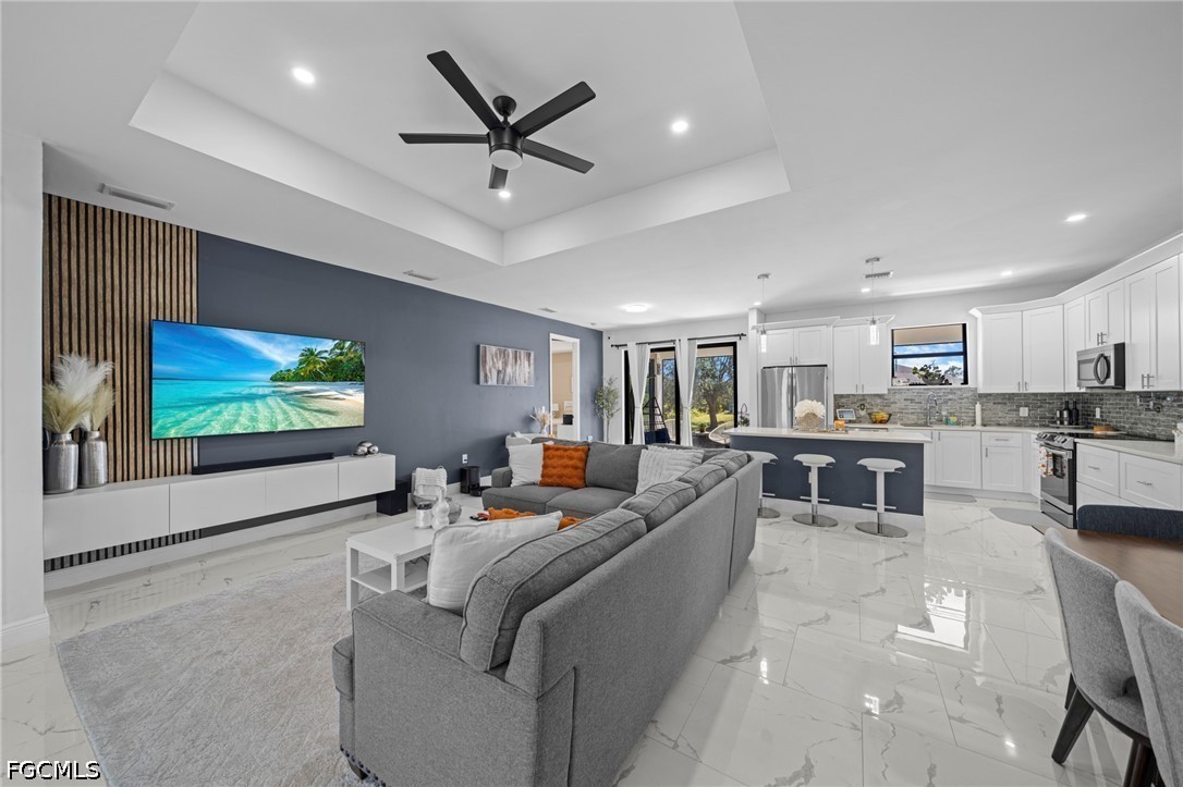 4 Bed SingleFamilyResidence for Sale in Lehigh Acres, photo 3