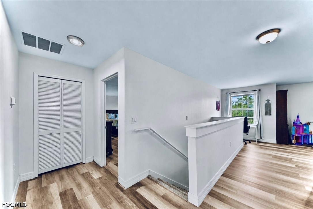 3 Bed SingleFamilyResidence for Sale in Lehigh Acres, photo 3