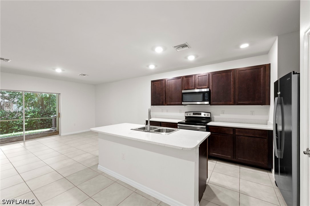 3 Bed Townhouse for Sale in Meadowood, photo 3