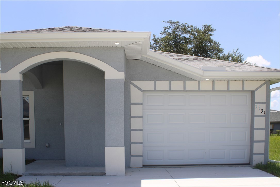 6 Bed Duplex for Sale in Lehigh Estates, photo 3