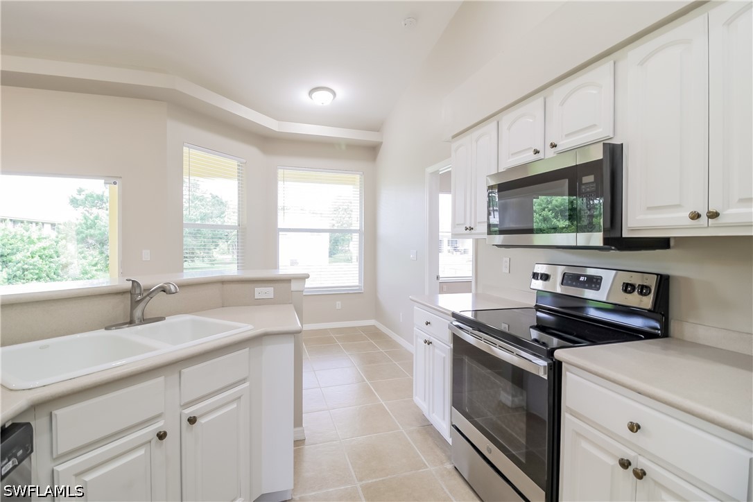 3 Bed SingleFamilyResidence for Sale in Lehigh Acres, photo 3