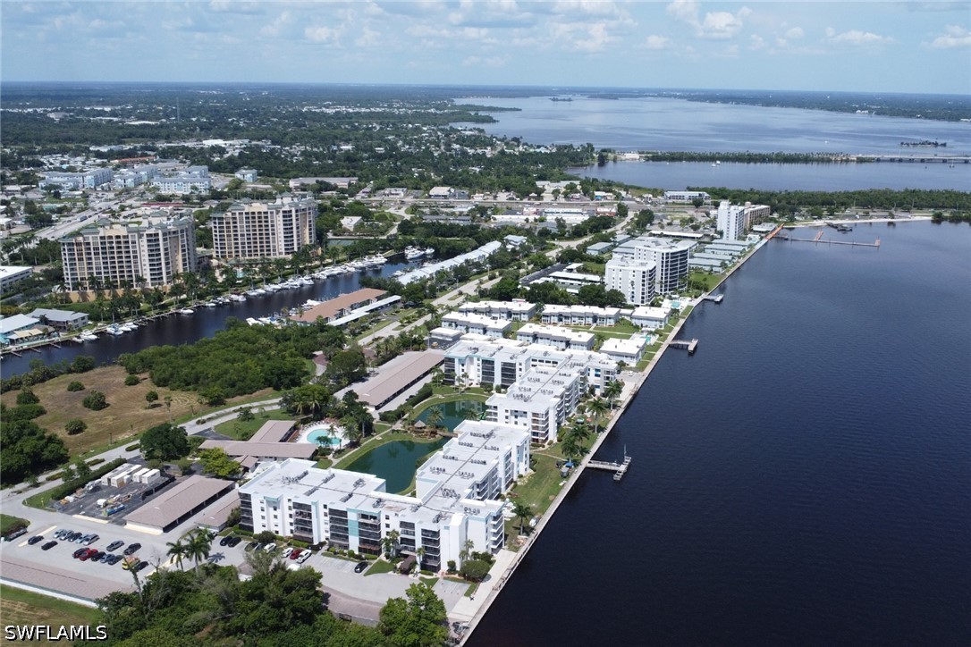 1 Bed Waterfront Home for Sale in Schooner Bay, photo 3