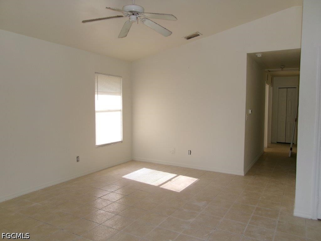 3 Bed SingleFamilyResidence for Sale in City View Park, photo 3