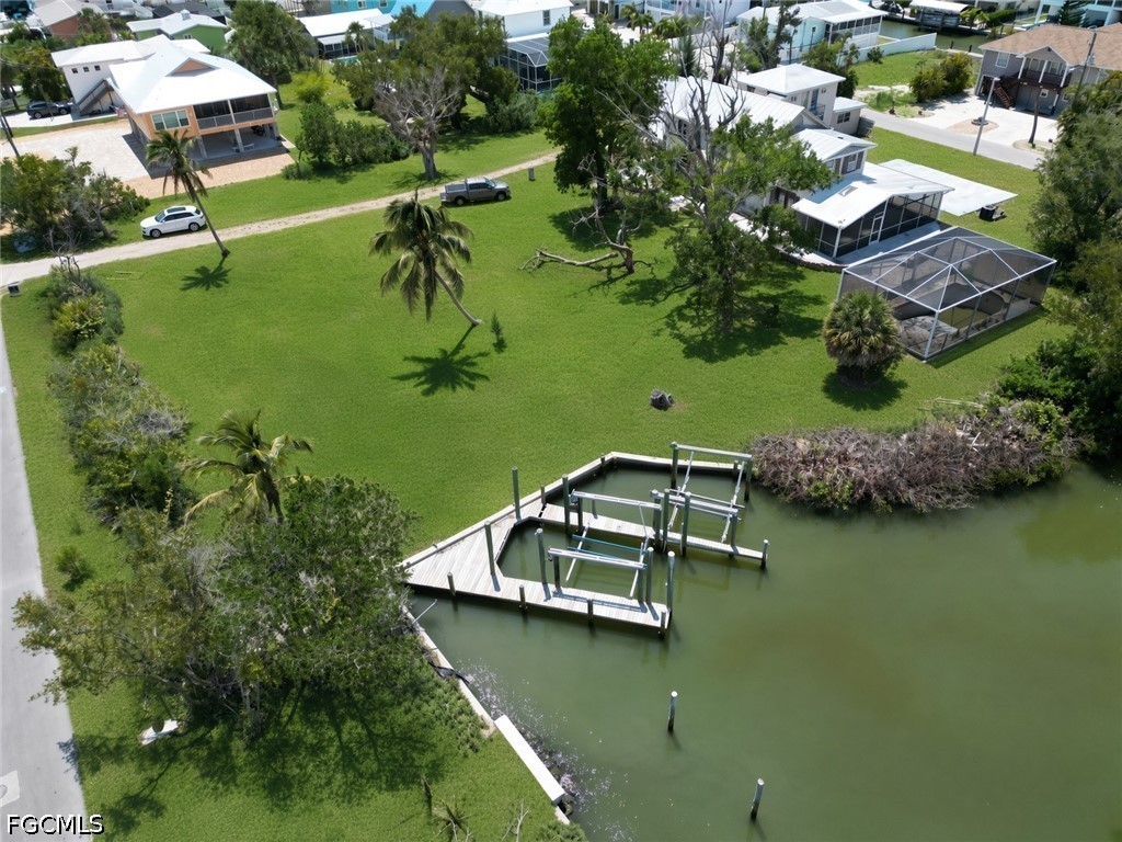Waterfront Home for Sale in Mcphie Park, photo 3