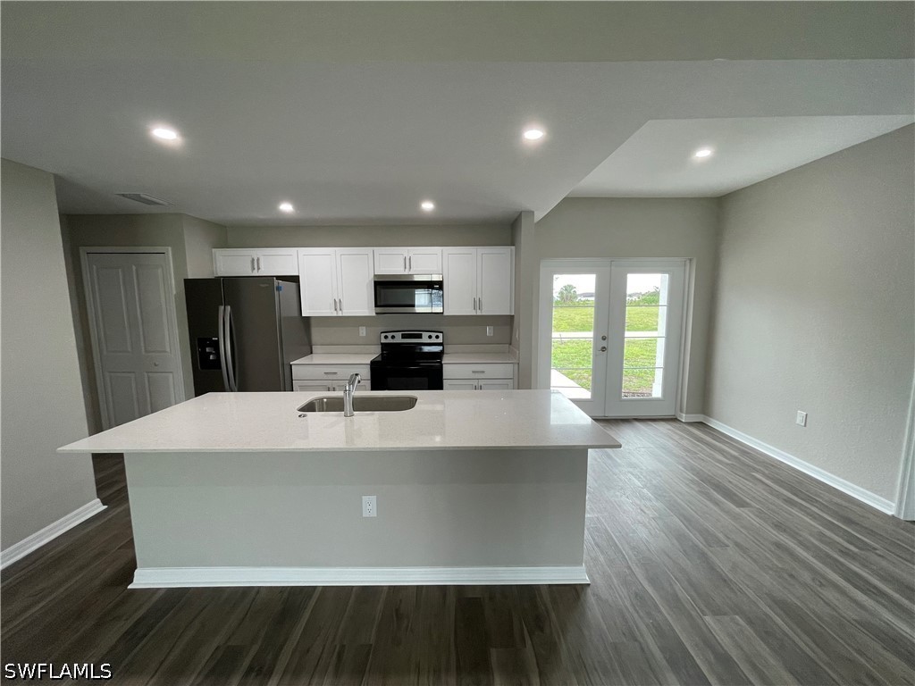 4 Bed SingleFamilyResidence for Sale in Cape Coral, photo 3
