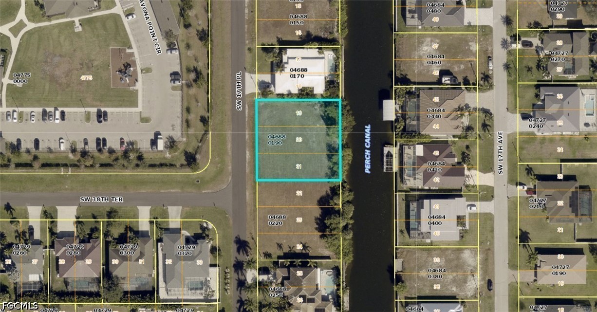 Waterfront Home for Sale in Cape Coral, photo 3