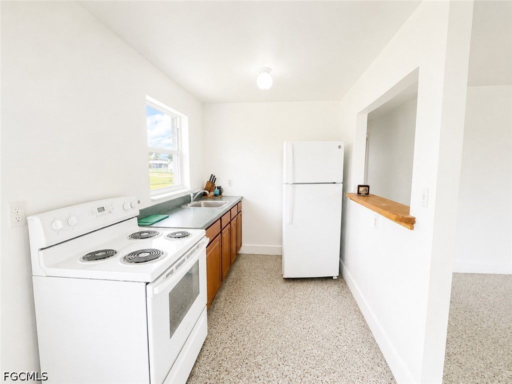 3 Bed SingleFamilyResidence for Sale in Moore Haven, photo 3