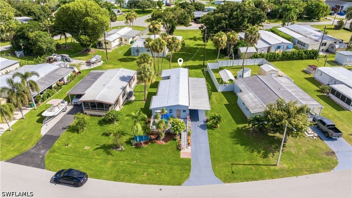 2 Bed ManufacturedHome for Sale in Naples, photo 3