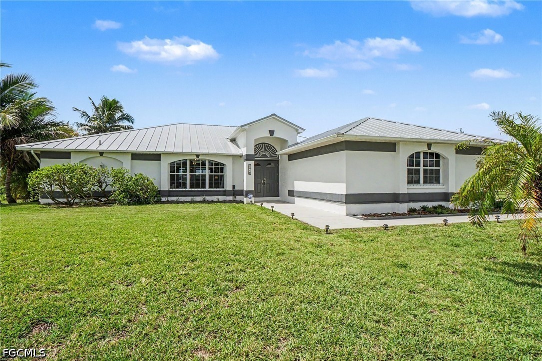 3 Bed Pool Home for Sale in Cape Coral, photo 3
