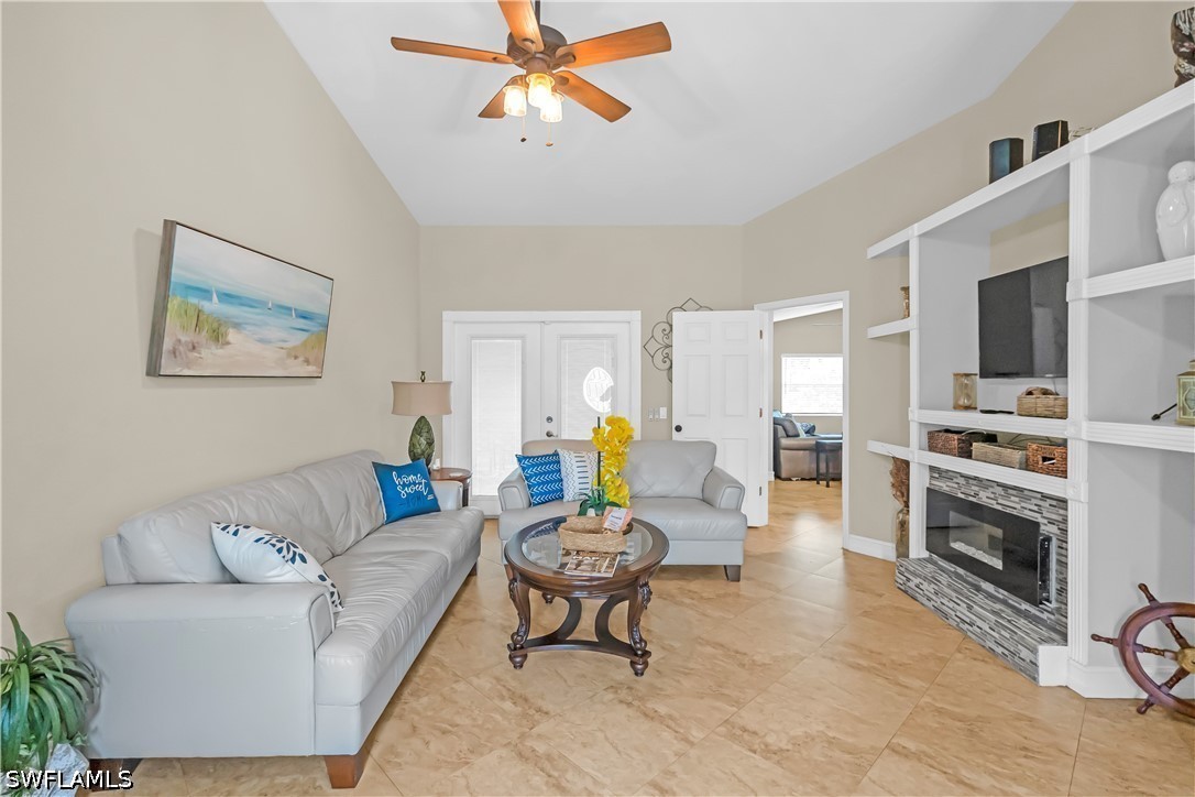 3 Bed SingleFamilyResidence for Sale in Naples, photo 3