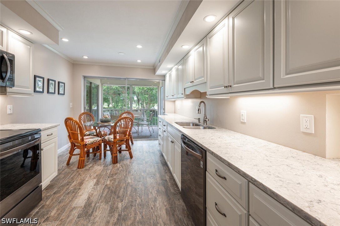 2 Bed Condominium for Sale in Palm Royal Apts, photo 3