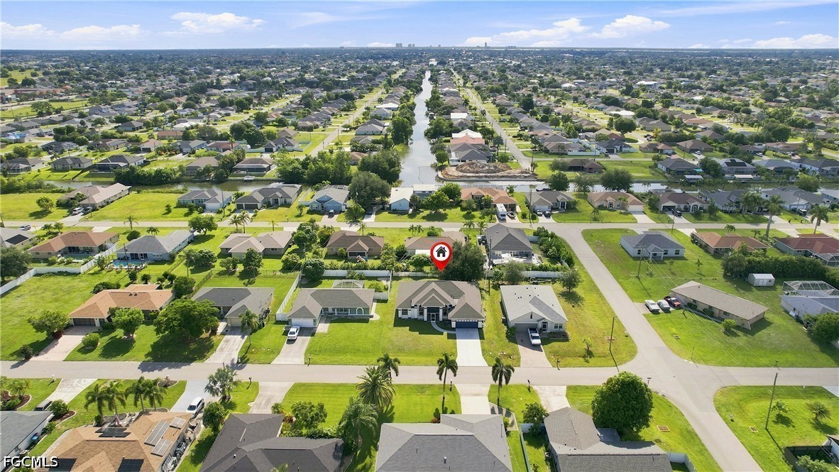 4 Bed SingleFamilyResidence for Sale in Cape Coral, photo 3
