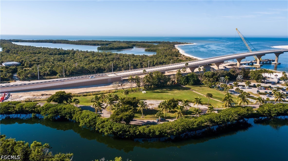 1 Bed Waterfront Home for Sale in Bonita Springs, photo 3