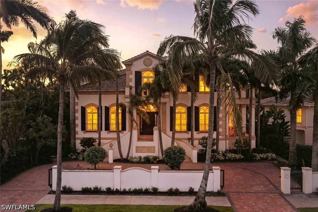 5 Bed Pool Home for Sale in Olde Naples, photo 3