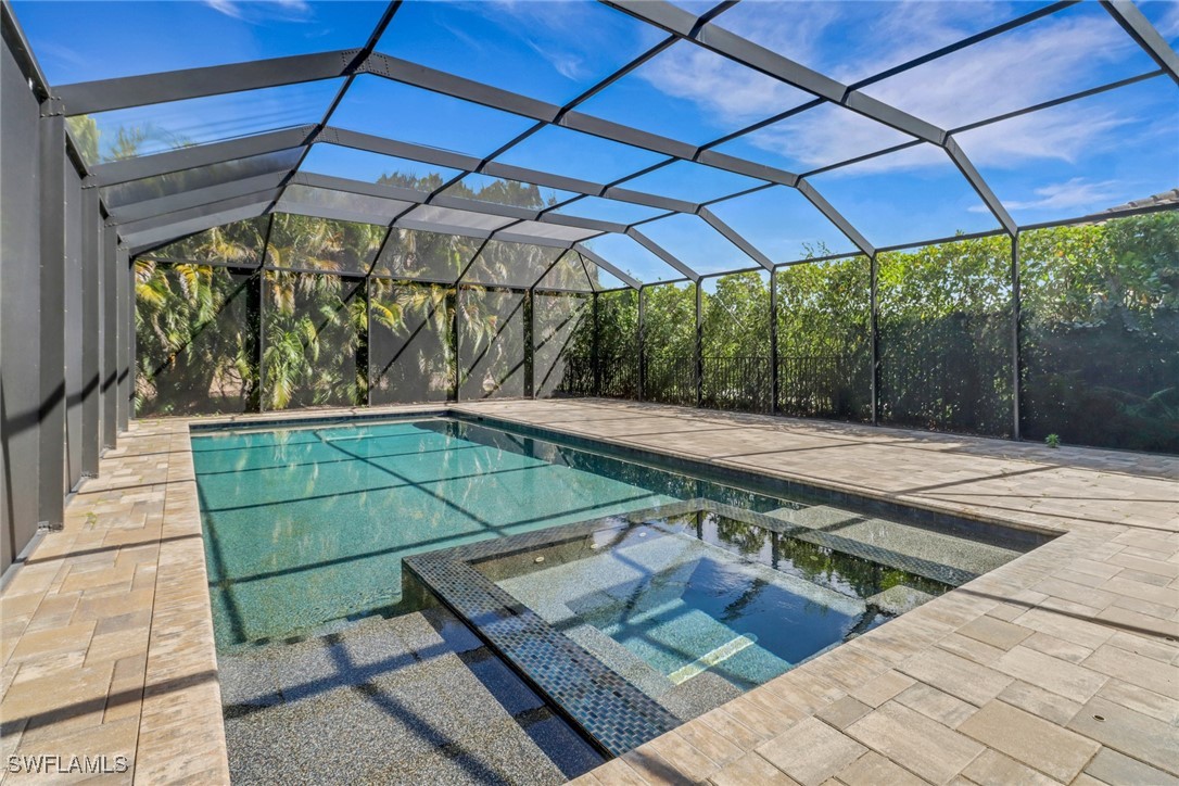 5 Bed Pool Home for Sale in Marbella Isles, photo 21