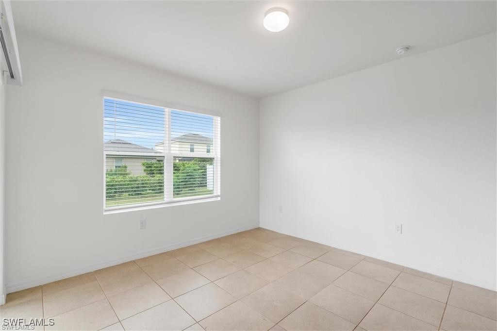 3 Bed SingleFamilyResidence for Sale in Entrada, FL — photo 21