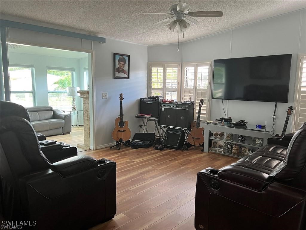 2 Bed ManufacturedHome for Sale in Naples, FL, $208,000 — photo 21