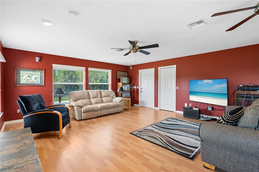 3 Bed SingleFamilyResidence for Sale in North Fort Myers, photo 21