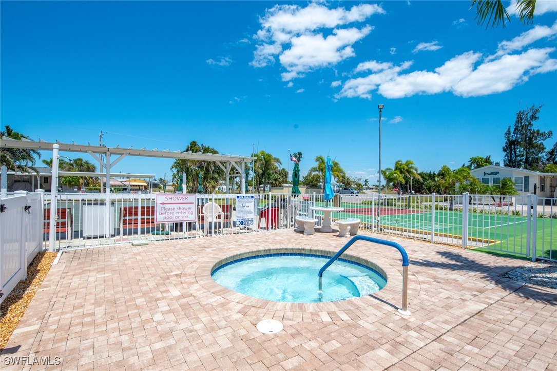 2 Bed ManufacturedHome for Sale in Pine Island Cove, photo 21