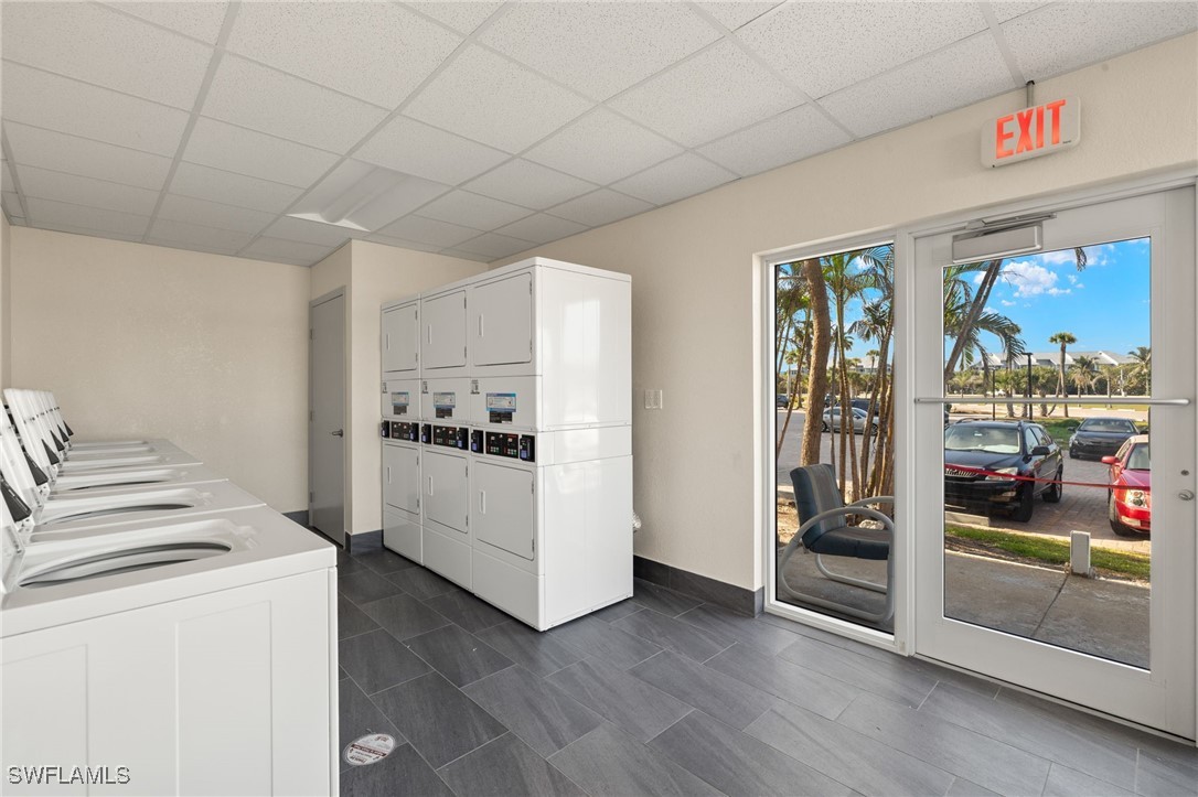 1 Bed Waterfront Home for Sale in Beach And Tennis Club, photo 21